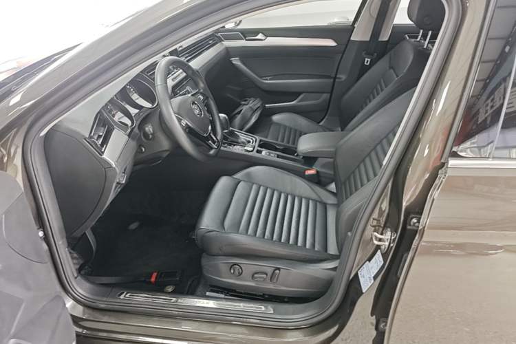Used Volkswagen Magotan 2018 330TSI DSG Advanced Model Left Front Seat