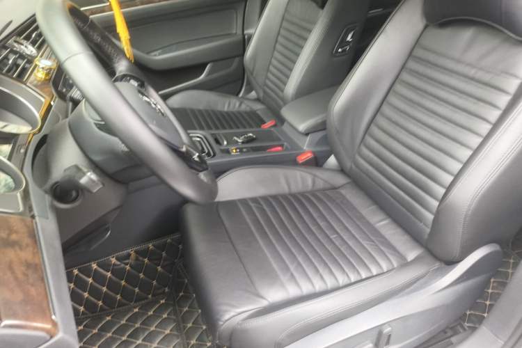 Used Volkswagen Magotan 2018 330TSI DSG Luxury Model Left Front Seat