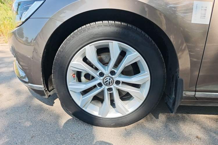 Used Volkswagen Magotan 2018 330TSI DSG Luxury Model Left Front Wheel Hub