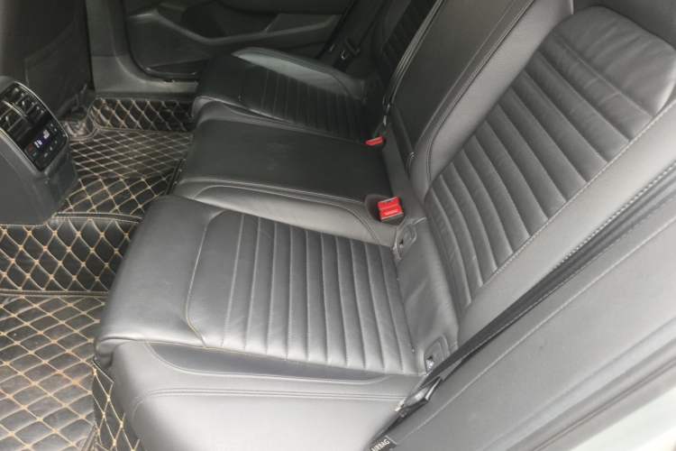 Used Volkswagen Magotan 2018 330TSI DSG Luxury Model Left Rear Seat