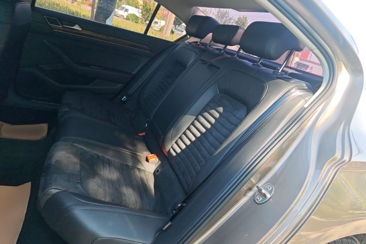 Used Volkswagen Magotan 2018 330TSI DSG Luxury Model Left Rear Seat