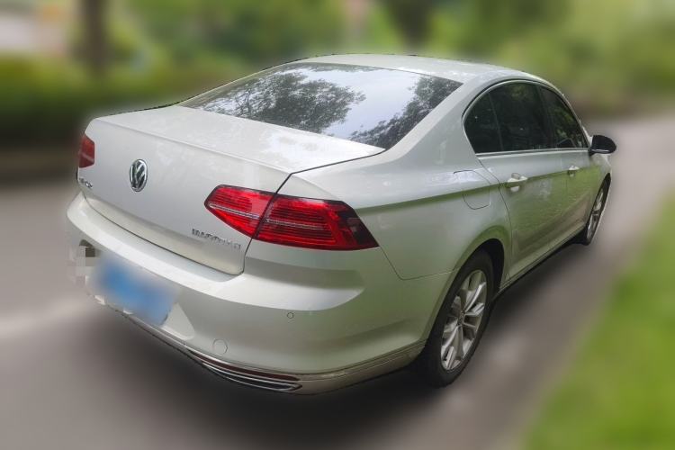 Used Volkswagen Magotan 2018 330TSI DSG Luxury Model Rear Right 45 Deg