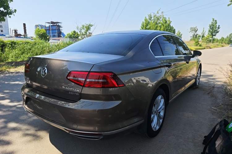 Used Volkswagen Magotan 2018 330TSI DSG Luxury Model Rear Right 45 Deg
