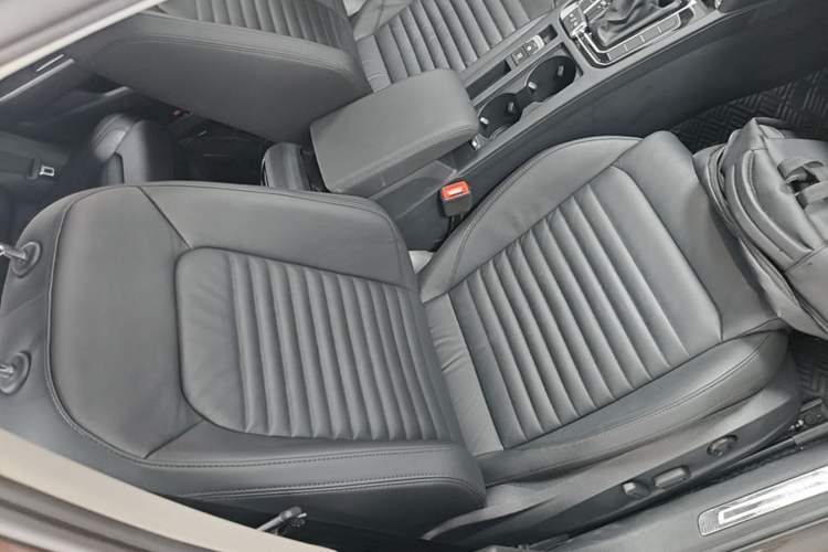 Used Volkswagen Magotan 2018 330TSI DSG Advanced Model Right Front Seat