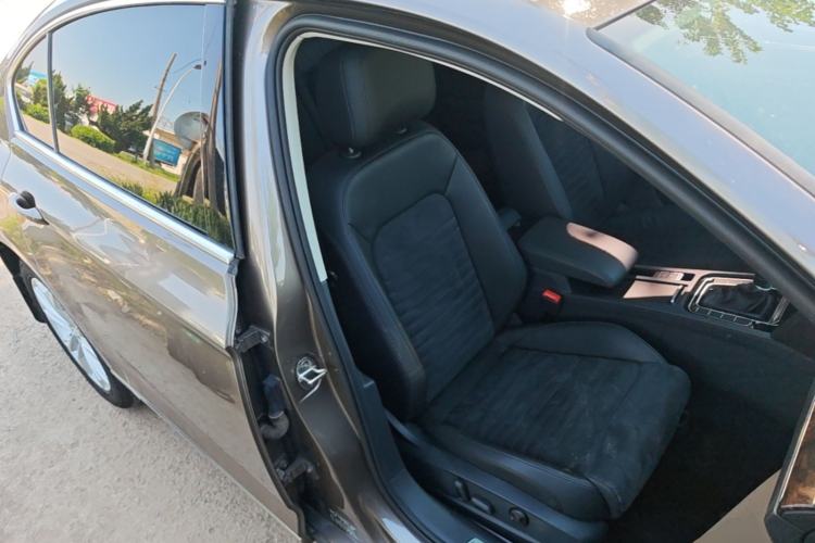 Used Volkswagen Magotan 2018 330TSI DSG Luxury Model Right Front Seat
