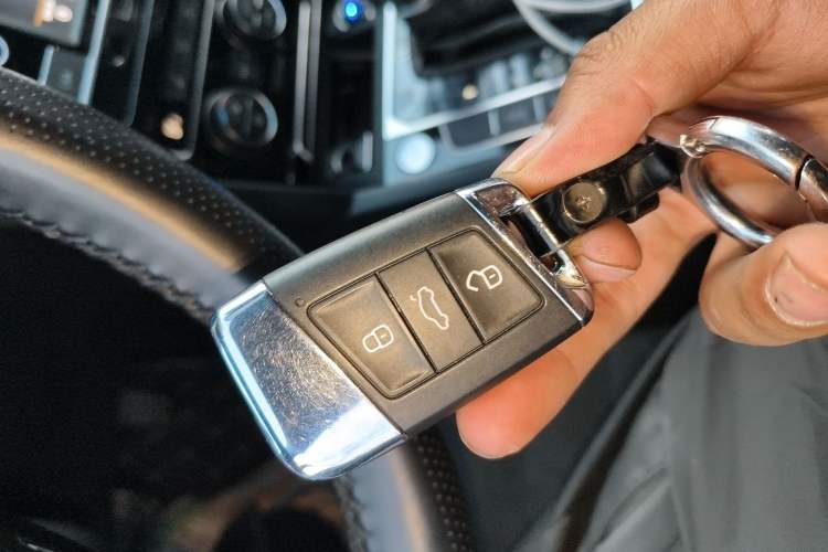 Used Volkswagen Magotan 2018 330TSI DSG Luxury Model Vehicle Key