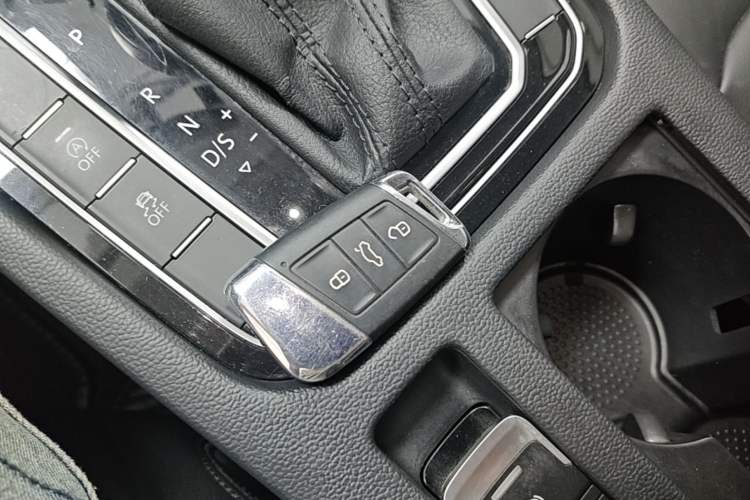 Used Volkswagen Magotan 2018 330TSI DSG Advanced Model Vehicle Key