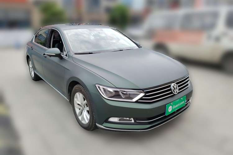 Used Volkswagen Magotan 2018 280TSI DSG Comfort Model Front Right 45 Deg
