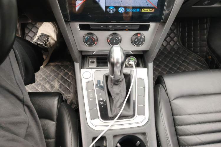 Used Volkswagen Magotan 2018 280TSI DSG Comfort Model Gear Lever