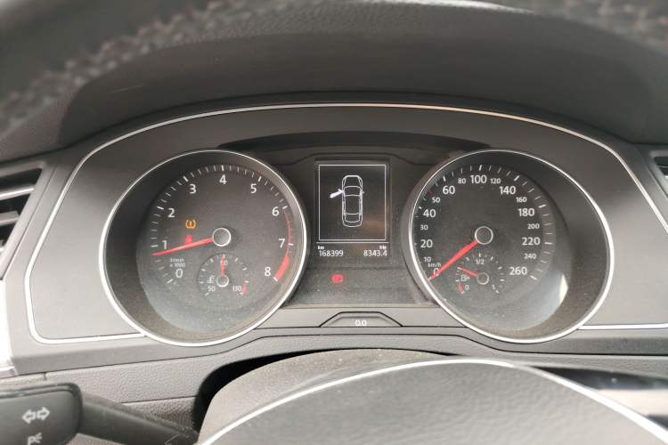 Used Volkswagen Magotan 2018 280TSI DSG Comfort Model Instrument Cluster