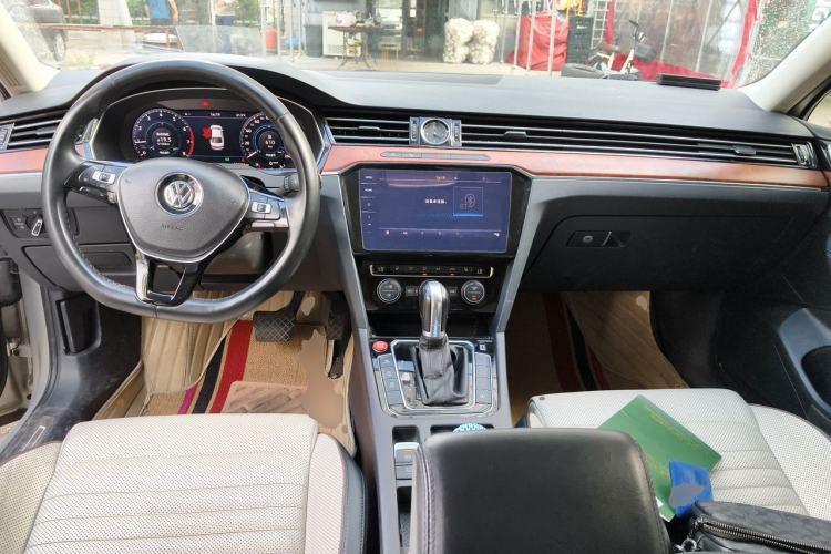 Used Volkswagen Magotan 2018 380TSI DSG Flagship Edition Center Console