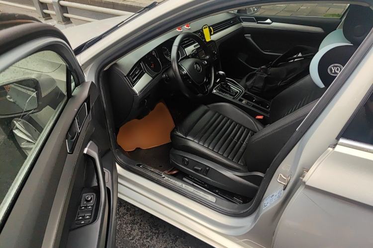 Used Volkswagen Magotan 2018 330TSI DSG Advanced Model Driver Seat