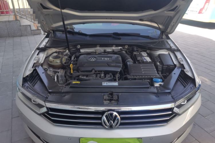 Used Volkswagen Magotan 2018 380TSI DSG Luxury Model Engine Bay