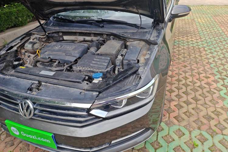 Used Volkswagen Magotan 2018 330TSI DSG Luxury Model Engine Bay Left