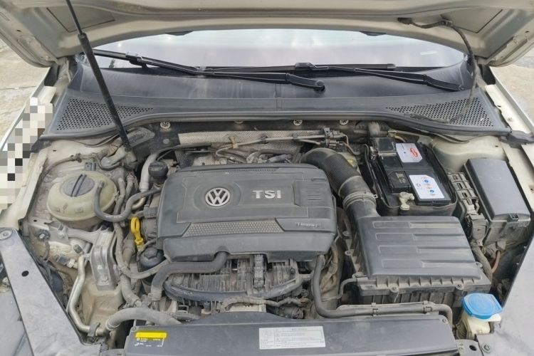 Used Volkswagen Magotan 2018 330TSI DSG Advanced Model Engine Bay