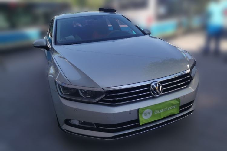 Used Volkswagen Magotan 2018 380TSI DSG Luxury Model Front Right 45 Deg