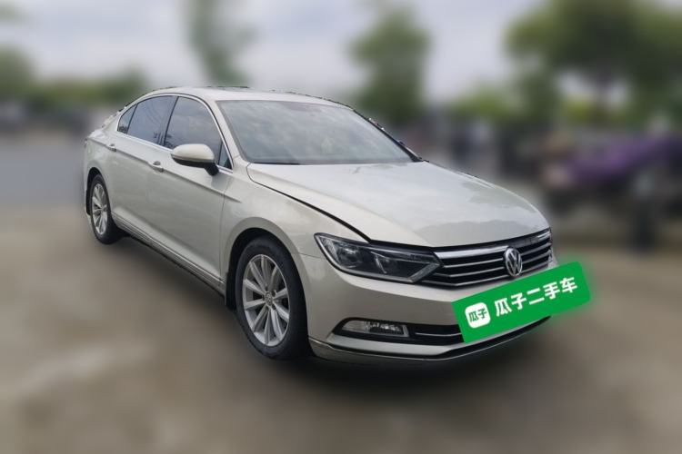 Used Volkswagen Magotan 2018 330TSI DSG Advanced Model Front Right 45 Deg