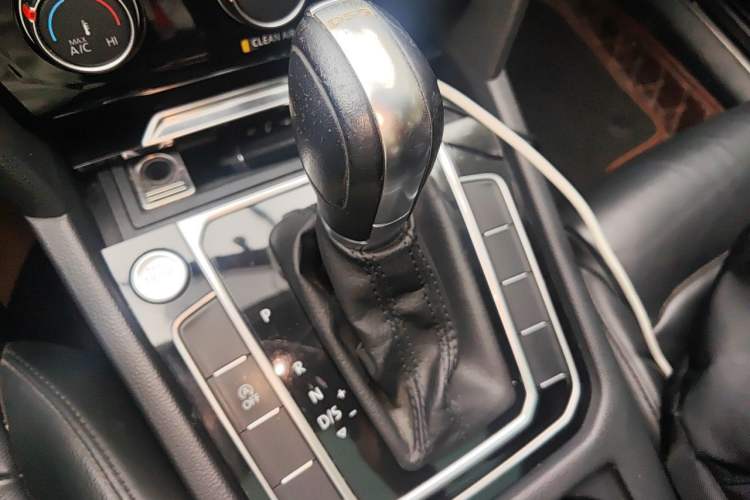 Used Volkswagen Magotan 2018 330TSI DSG Advanced Model Gear Lever