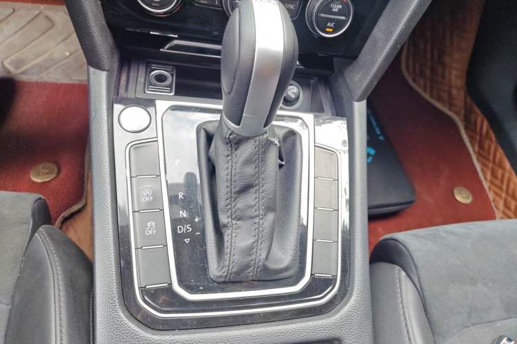 Used Volkswagen Magotan 2018 330TSI DSG Luxury Model Gear Lever