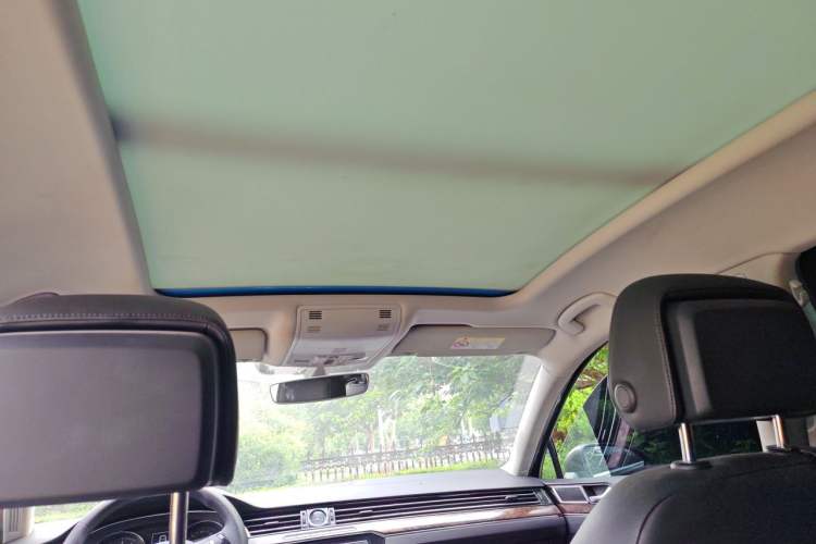 Used Volkswagen Magotan 2018 330TSI DSG Luxury Model Headliner