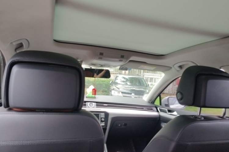 Used Volkswagen Magotan 2018 330TSI DSG Advanced Model Headliner
