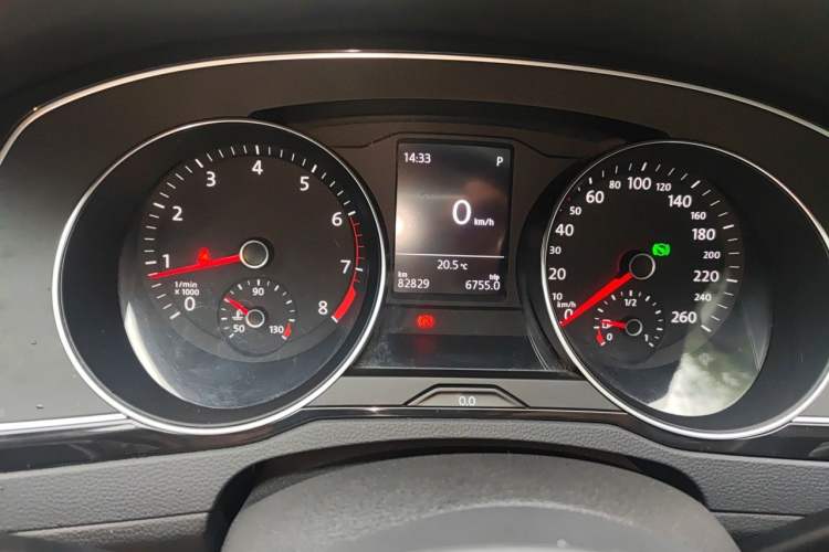 Used Volkswagen Magotan 2018 330TSI DSG Advanced Model Instrument Cluster