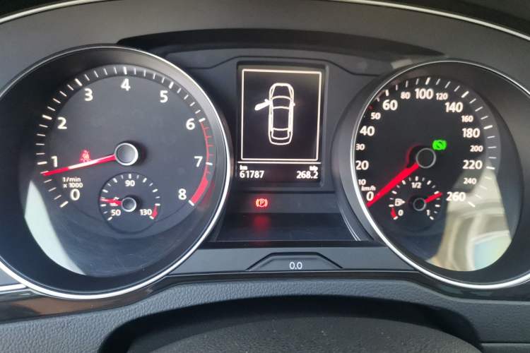 Used Volkswagen Magotan 2018 380TSI DSG Luxury Model Odometer Close Up