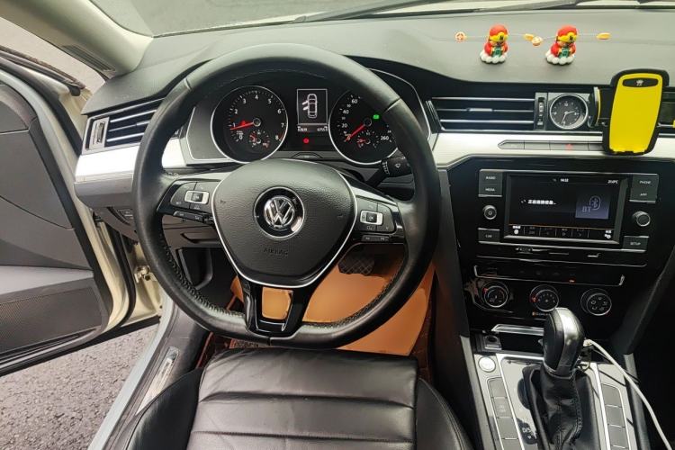Used Volkswagen Magotan 2018 330TSI DSG Advanced Model Steering Wheel