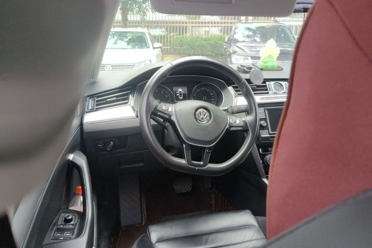 Used Volkswagen Magotan 2018 330TSI DSG Advanced Model Steering Wheel