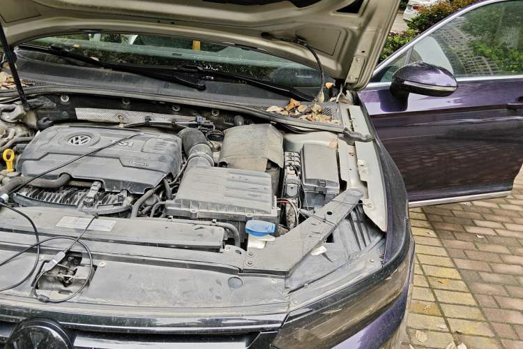 Used Volkswagen Magotan 2018 330TSI DSG Advanced Model Engine Bay Left