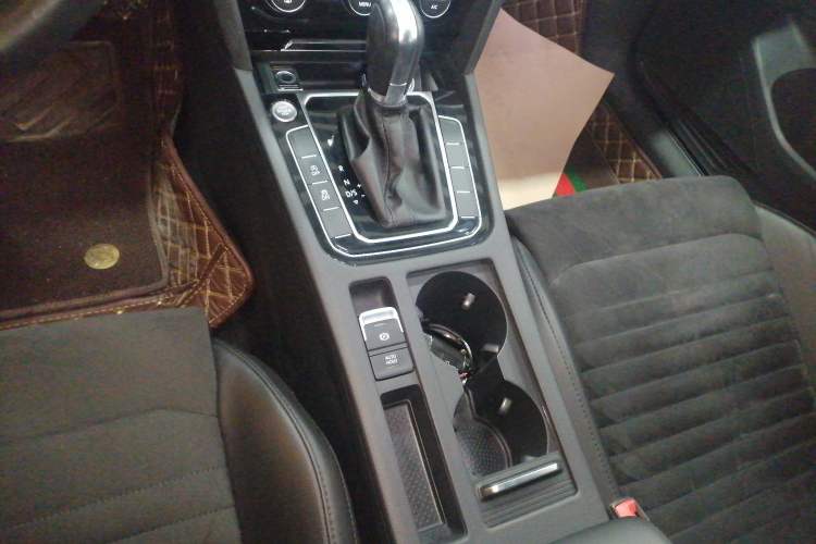 Used Volkswagen Magotan 2018 330TSI DSG Luxury Model Gear Lever