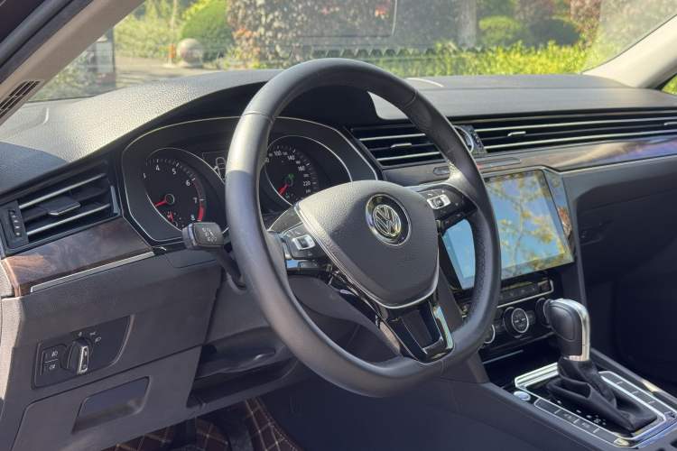Used Volkswagen Magotan 2018 330TSI DSG Luxury Model Interior 1