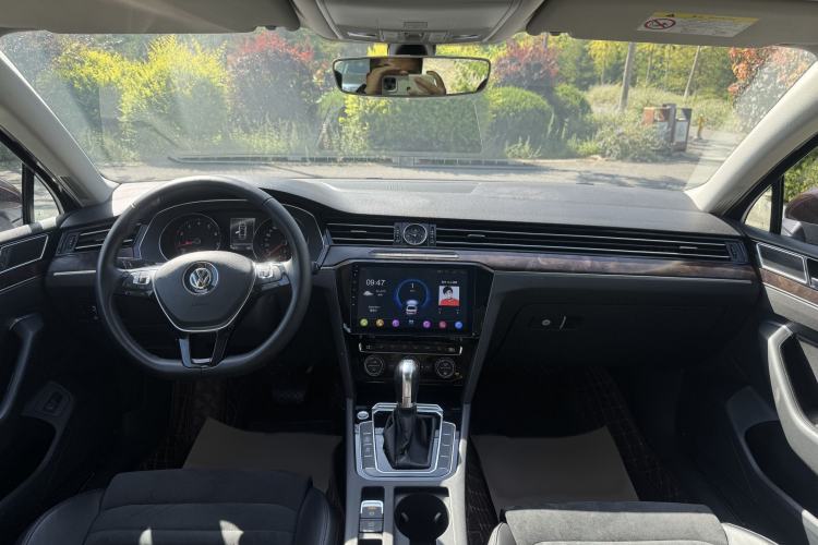 Used Volkswagen Magotan 2018 330TSI DSG Luxury Model Interior 4