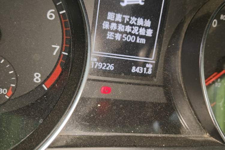 Used Volkswagen Magotan 2018 330TSI DSG Advanced Model Odometer Close Up
