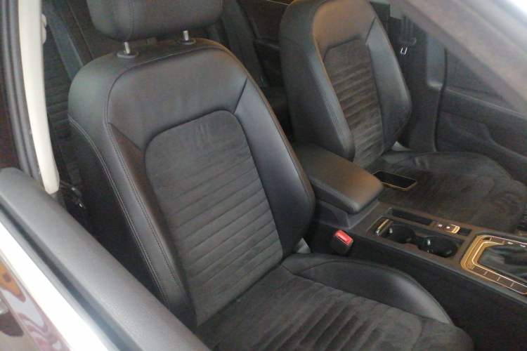 Used Volkswagen Magotan 2018 330TSI DSG Luxury Model Right Front Seat