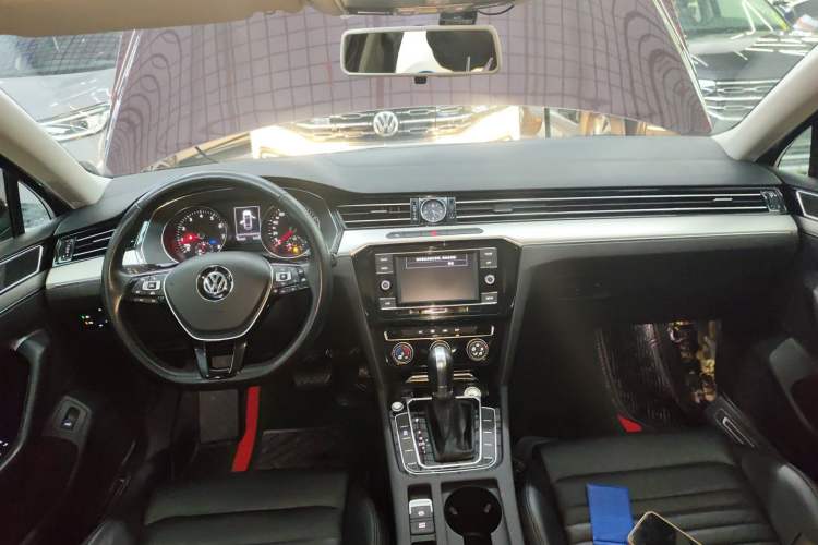 Used Volkswagen Magotan 2018 330TSI DSG Advanced Model Center Console