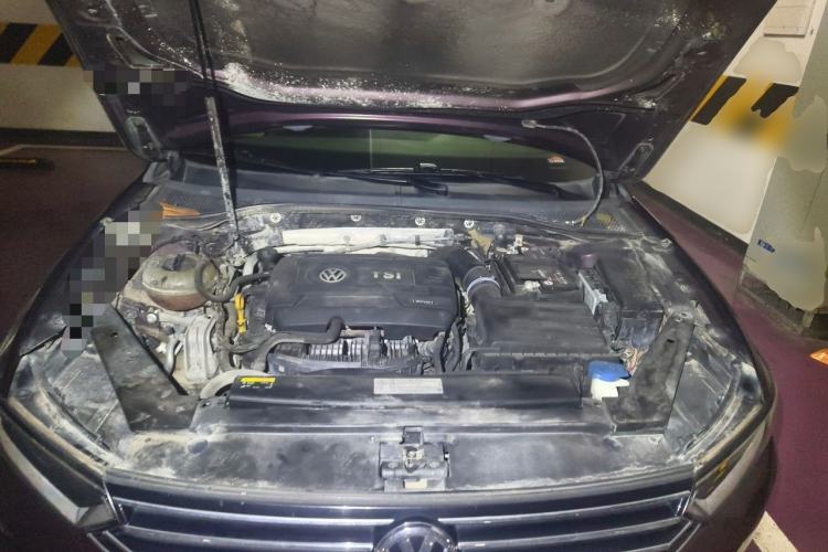 Used Volkswagen Magotan 2018 330TSI DSG Advanced Model Engine Bay