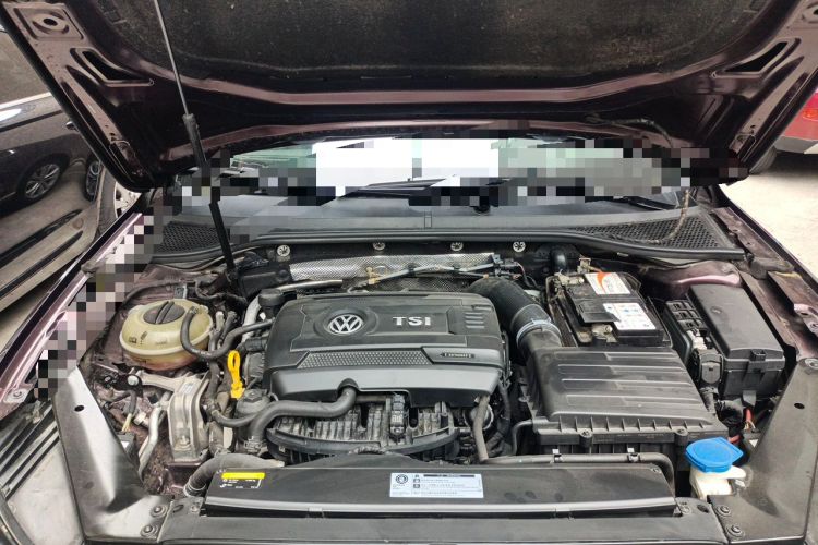 Used Volkswagen Magotan 2018 Facelift 330TSI DSG Luxury Model Engine Bay