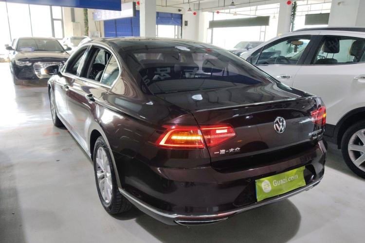 Used Volkswagen Magotan 2018 330TSI DSG Luxury Model Exterior 2