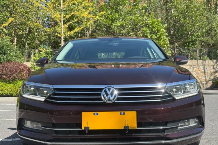 Used Volkswagen Magotan 2018 330TSI DSG Luxury Model Exterior 4