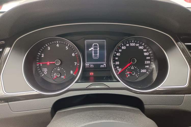 Used Volkswagen Magotan 2018 Facelift 330TSI DSG Luxury Model Instrument Cluster