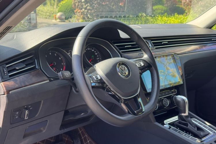 Used Volkswagen Magotan 2018 330TSI DSG Luxury Model Interior 1
