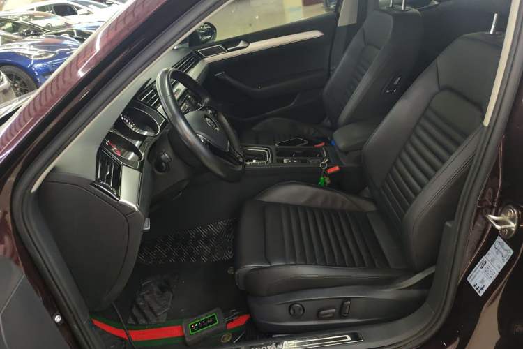 Used Volkswagen Magotan 2018 330TSI DSG Advanced Model Left Front Seat