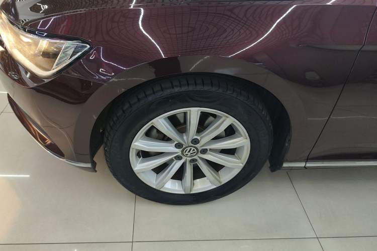 Used Volkswagen Magotan 2018 330TSI DSG Advanced Model Left Front Wheel Hub
