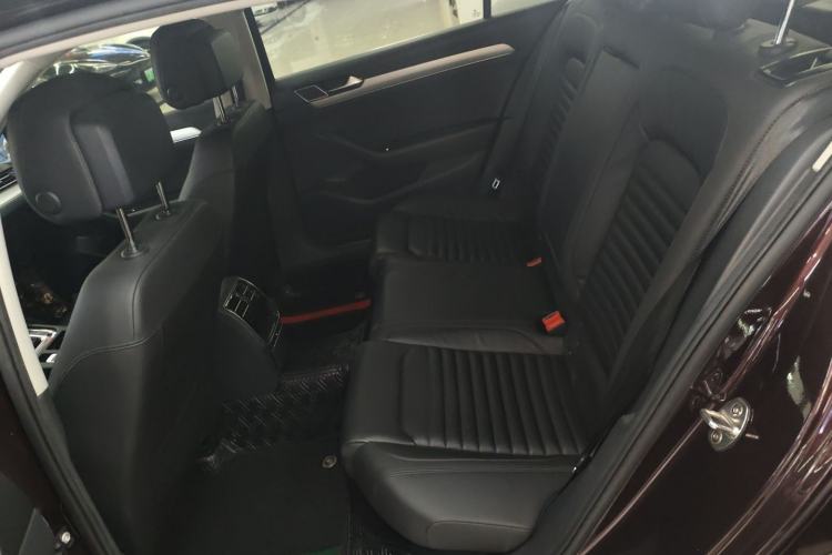 Used Volkswagen Magotan 2018 330TSI DSG Advanced Model Left Rear Seat