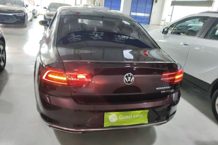 Used Volkswagen Magotan 2018 330TSI DSG Luxury Model Rear