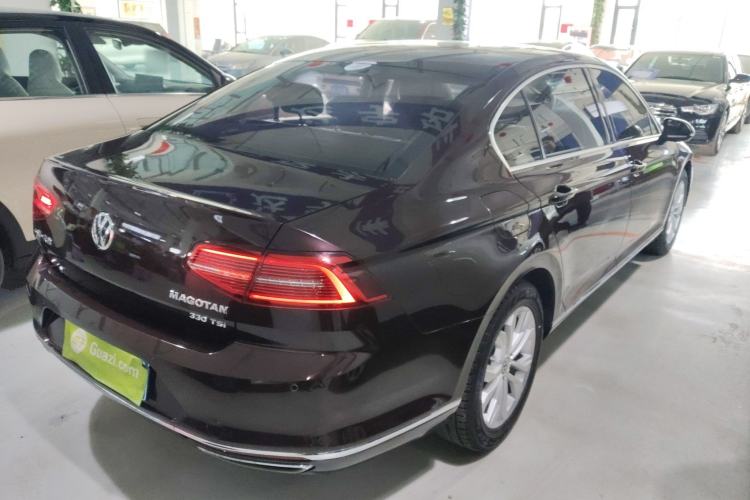 Used Volkswagen Magotan 2018 330TSI DSG Luxury Model Rear Right 45 Deg