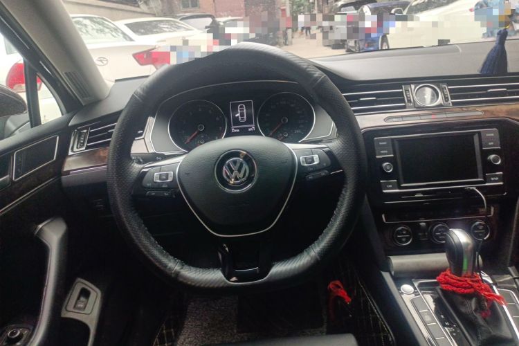 Used Volkswagen Magotan 2018 Facelift 330TSI DSG Luxury Model Steering Wheel