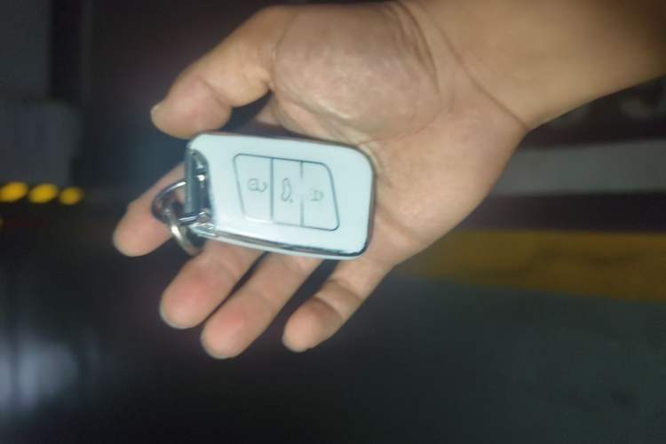 Used Volkswagen Magotan 2018 330TSI DSG Advanced Model Vehicle Key