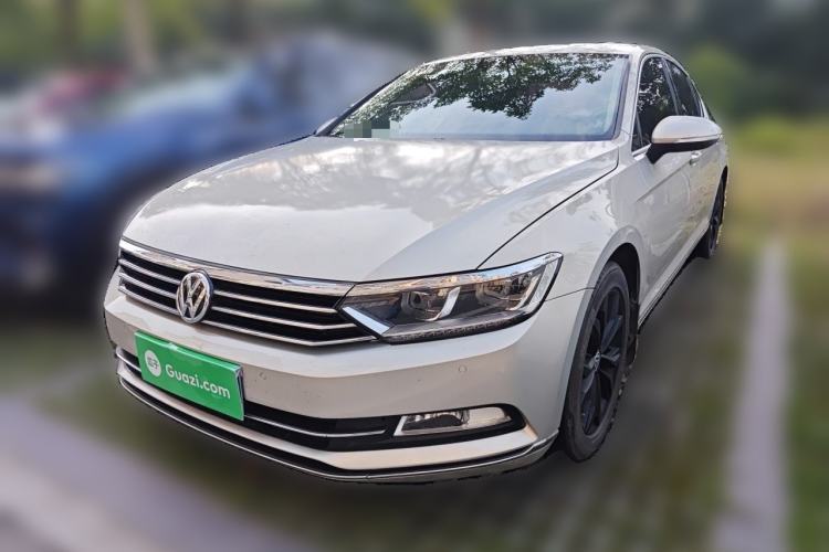 Used Volkswagen Magotan 2018 Facelift 330TSI DSG Luxury Model Guazi used car, China used car export, Used car for sale, Used cars, Cheapest cars for sale